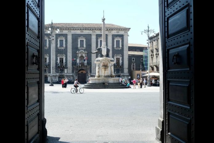 Piazza Duomo, Catania. Foto Davide Vizzini