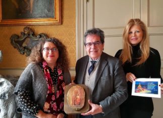 Il dirigente scolastico Maria Paola Iaquinta, Enzo Bianco, Valentina Scialfa