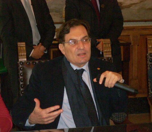 Milazzo sgrida Crocetta: "Sbrigati a presentare il bilancio!" Rosario Crocetta