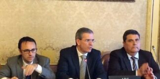 Marco Falcone (al centro), con i deputati Figuccia e Assenza