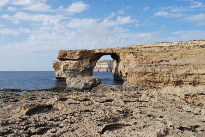 Malta finestra azzurra mare