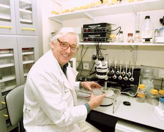Prof. John Ernest Walker, premio Nobel per la chimica